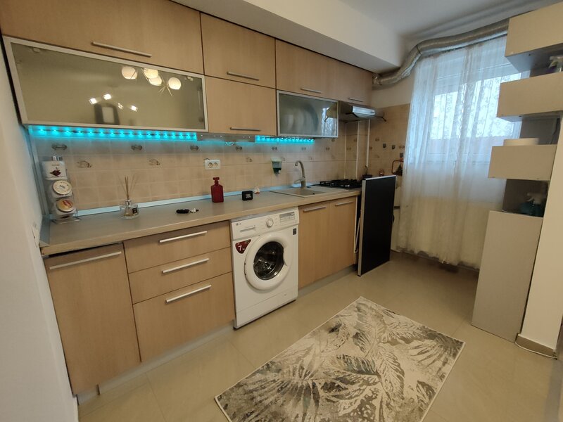 Berceni Inchiriere apartament 3 camere -metrou D.Leonida mobilat complet